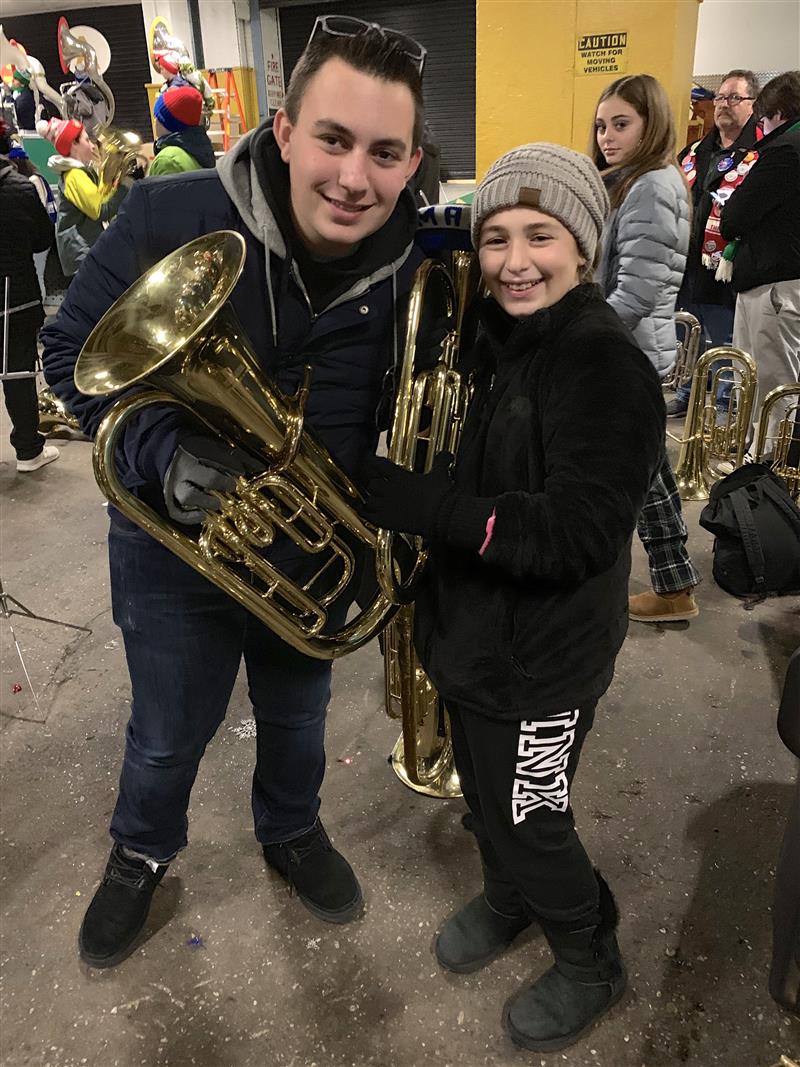 Deer Park Musicians Take Up Tubas For Nyc Christmas Concert